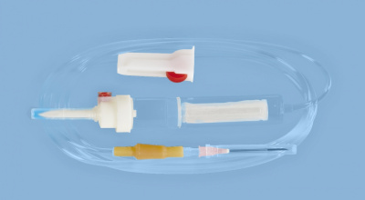 Система для вливаний гемотрансфузионная для крови с пластиковой иглой — 20 шт/уп купить оптом в Оренбурге